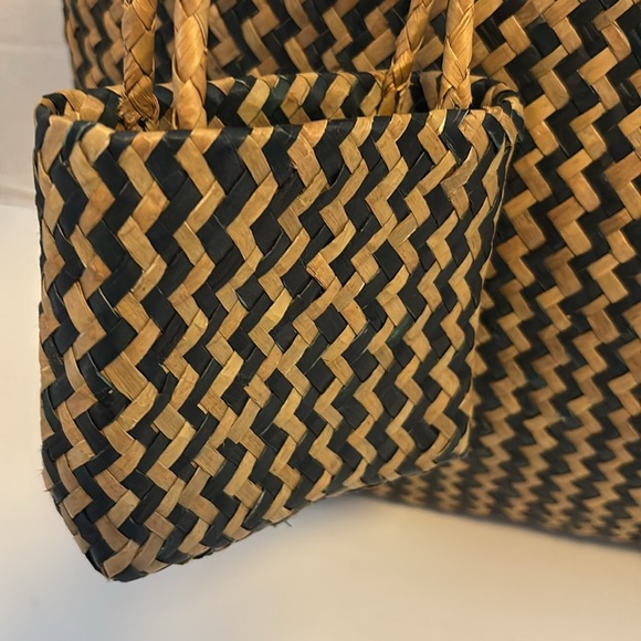 LAUREN RALPH LAUREN BLACK AND TAN WOVEN TOTE BAG MINI TOTE ATTACHED PRELOVED - Picture 4 of 16